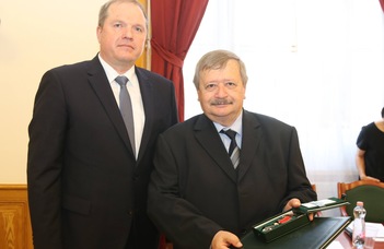 Rangos litván állami kitüntetésben részesült Zoltán András professzor